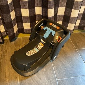 Uppababy baby Mesa base